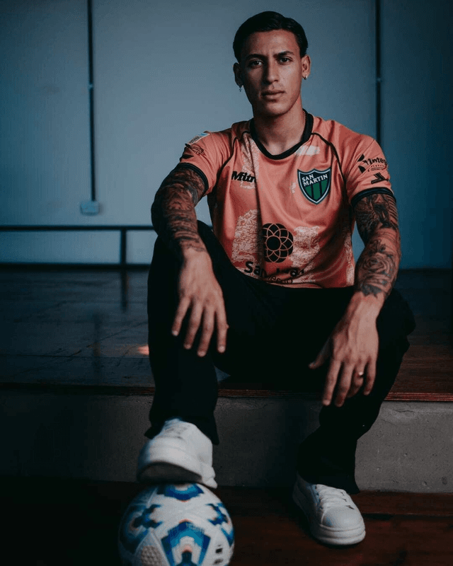 Camiseta Alternativa